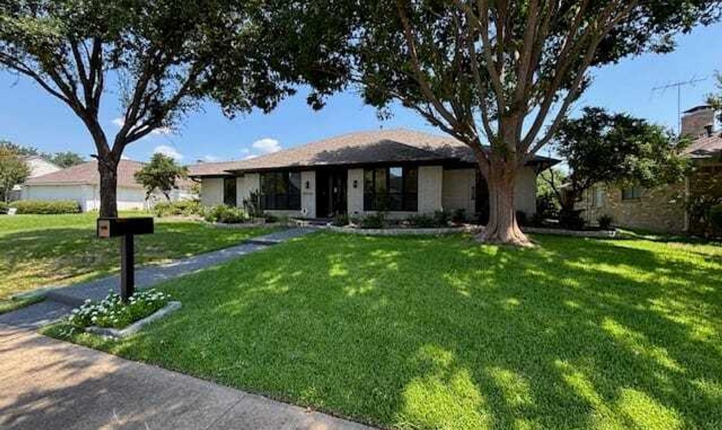 Redesigned Ranch Modern Ranch Redesign With Vaulted Open Living In Dallas, Texas, United ...