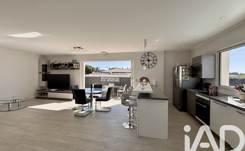 Castle for Sale in Villeneuve-lès-Maguelone, Occitanie, France