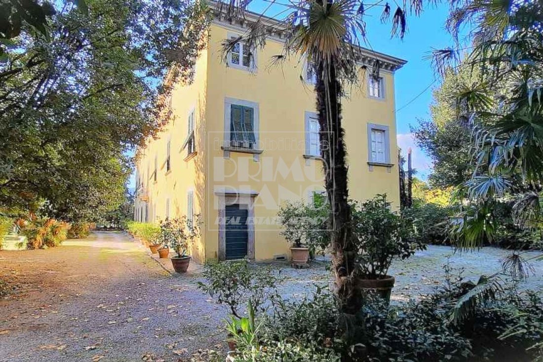 Villa in Historic Center, Lucca, Tuscany 1 - 16555484