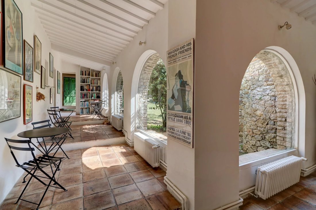 Estate in Bagnols-en-Forêt, Provence-Alpes-Côte d'Azur, France 4 - 16556794