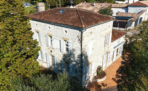 Castle for Sale in Marmande, Nouvelle-Aquitaine, France