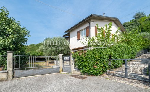 Villa in Cavaion Veronese, Veneto, Italy 1