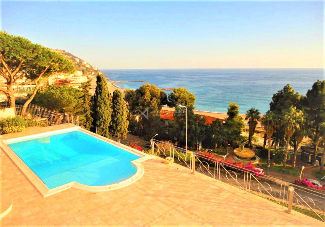 Villa in Center, Ospedaletti, Liguria 1 - 16556971