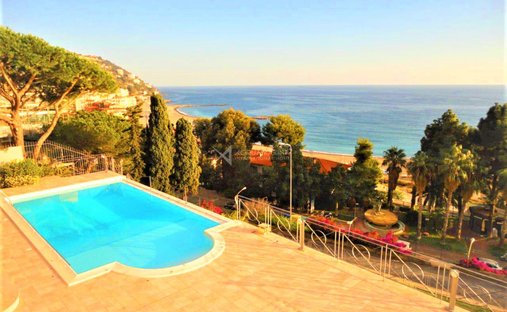 Villa in Center, Ospedaletti, Liguria 1