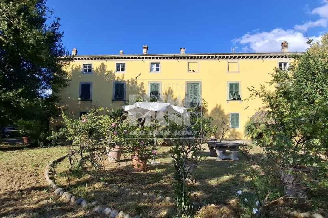 Villa in Historic Center, Lucca, Tuscany 2 - 16555484