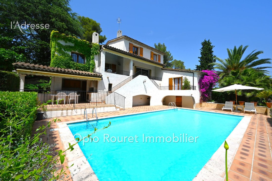 Villa in Le Rouret, Provence-Alpes-Côte d'Azur, France 3 - 14947853