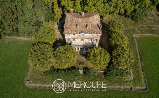 Castle for Sale in Istres, Provence-Alpes-Côte d'Azur, France