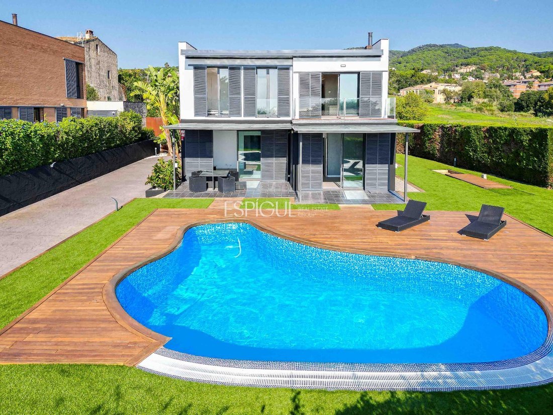 Villa in Sant Vicenc de Montalt, Catalonia, Spain 2 - 16555806