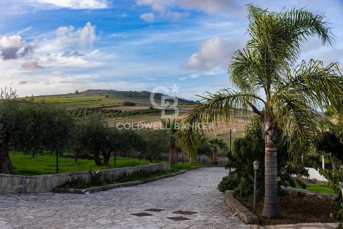 Villa in Valderice, Sicily, Italy 3 - 16558695