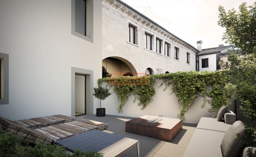 Apartment in Cathedral - Piazza dei Signori, Treviso, Italy 1