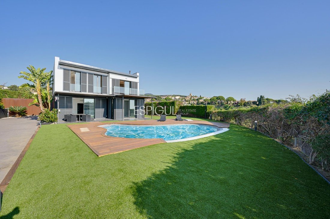 Villa in Sant Vicenc de Montalt, Catalonia, Spain 1 - 16555806