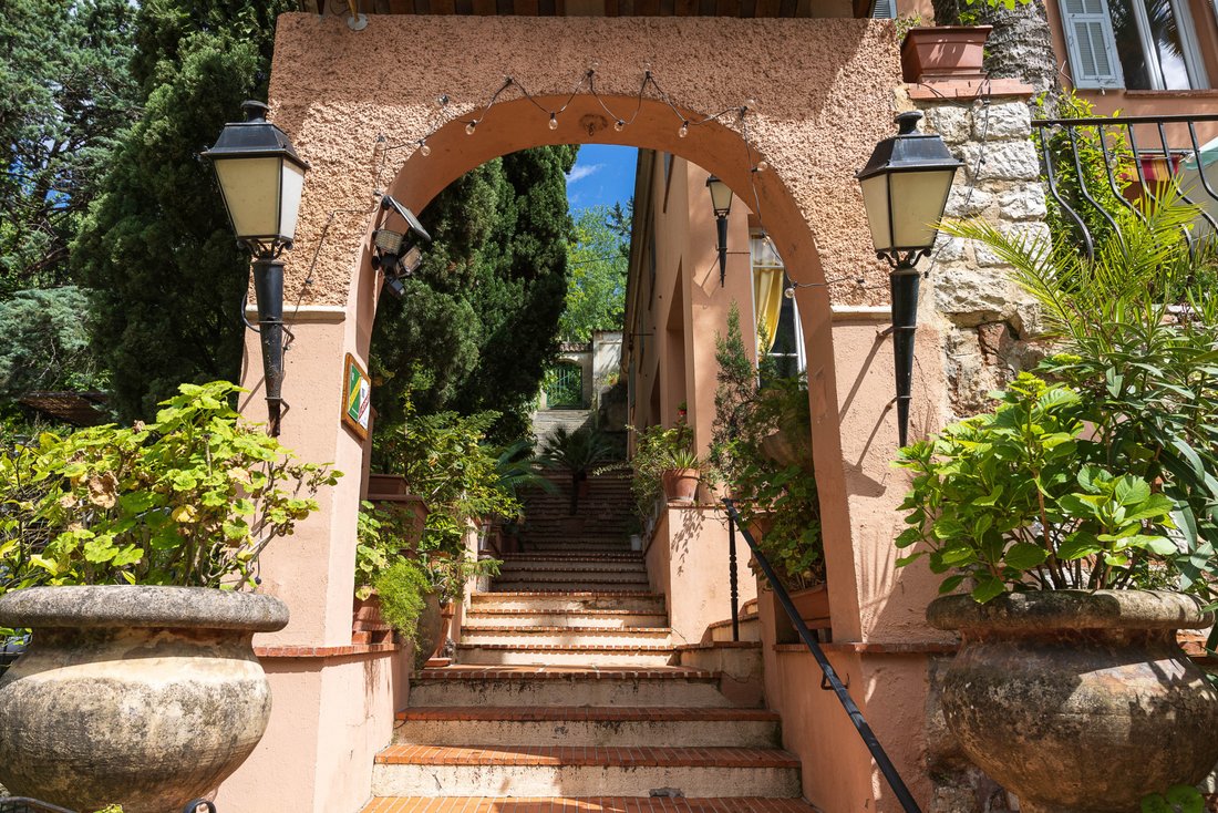 Villa in Tourrettes-sur-Loup, Provence-Alpes-Côte d'Azur, France 3 - 16556965