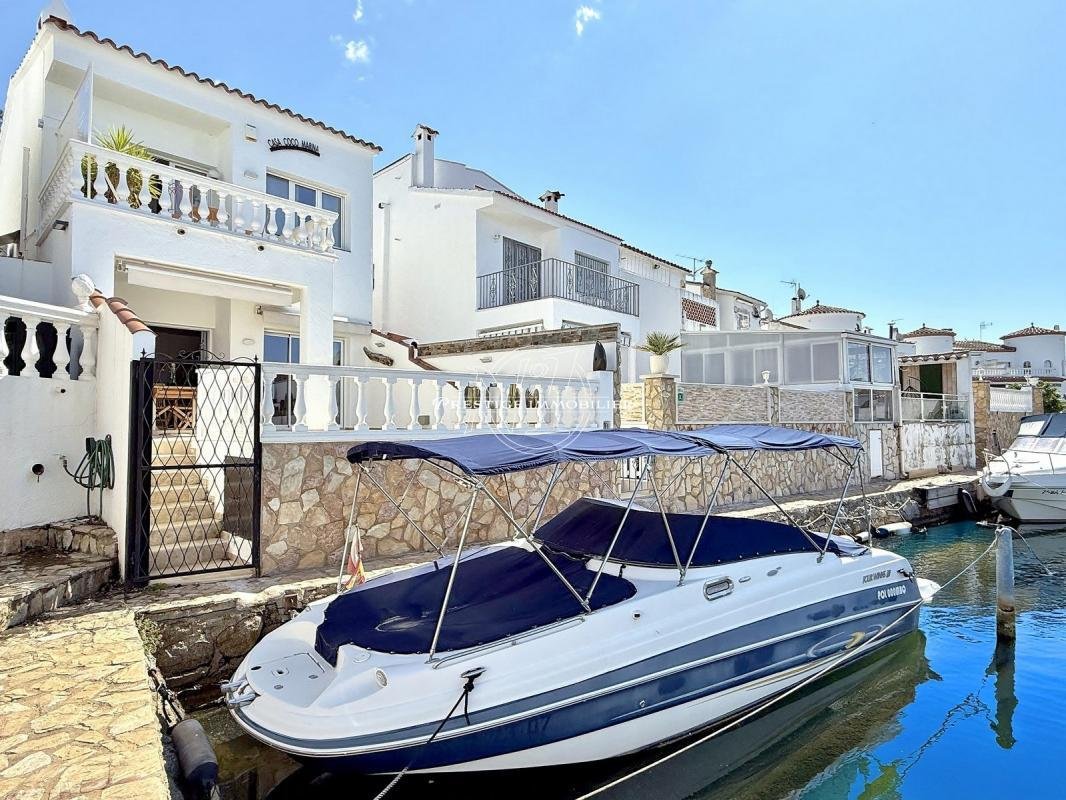 Villa in Empuriabrava, Catalonia, Spain 2 - 16555934