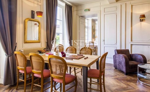 Elegant 18th Century Manor With Towers In The Heart Of Gascony