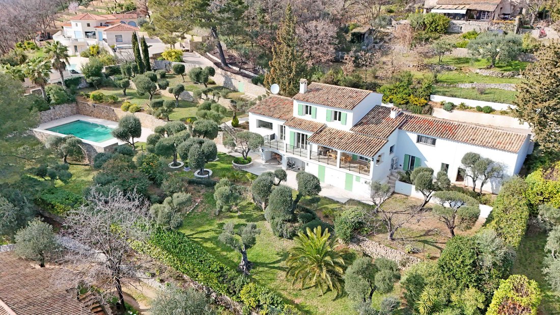 Villa in Tourrettes-sur-Loup, Provence-Alpes-Côte d'Azur, France 1 - 16557130
