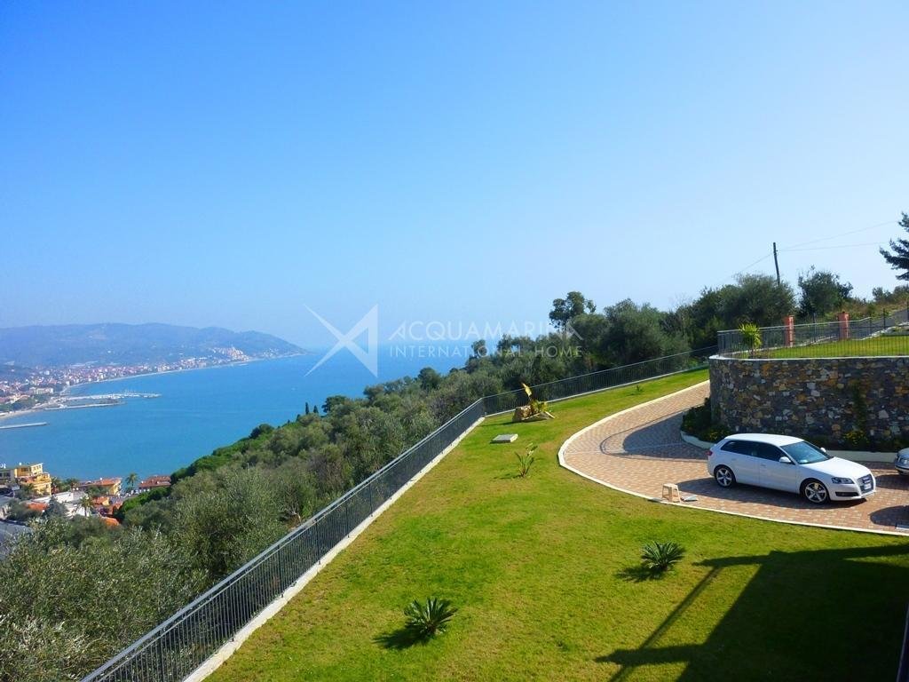 Villa in Diano Marina, Liguria, Italy 2 - 16556234