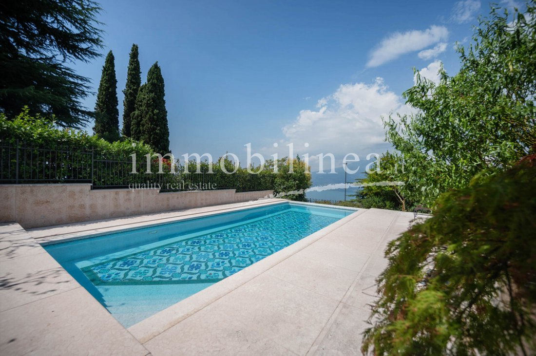 Villa in San Zeno di Montagna, Veneto, Italy 2 - 16556374