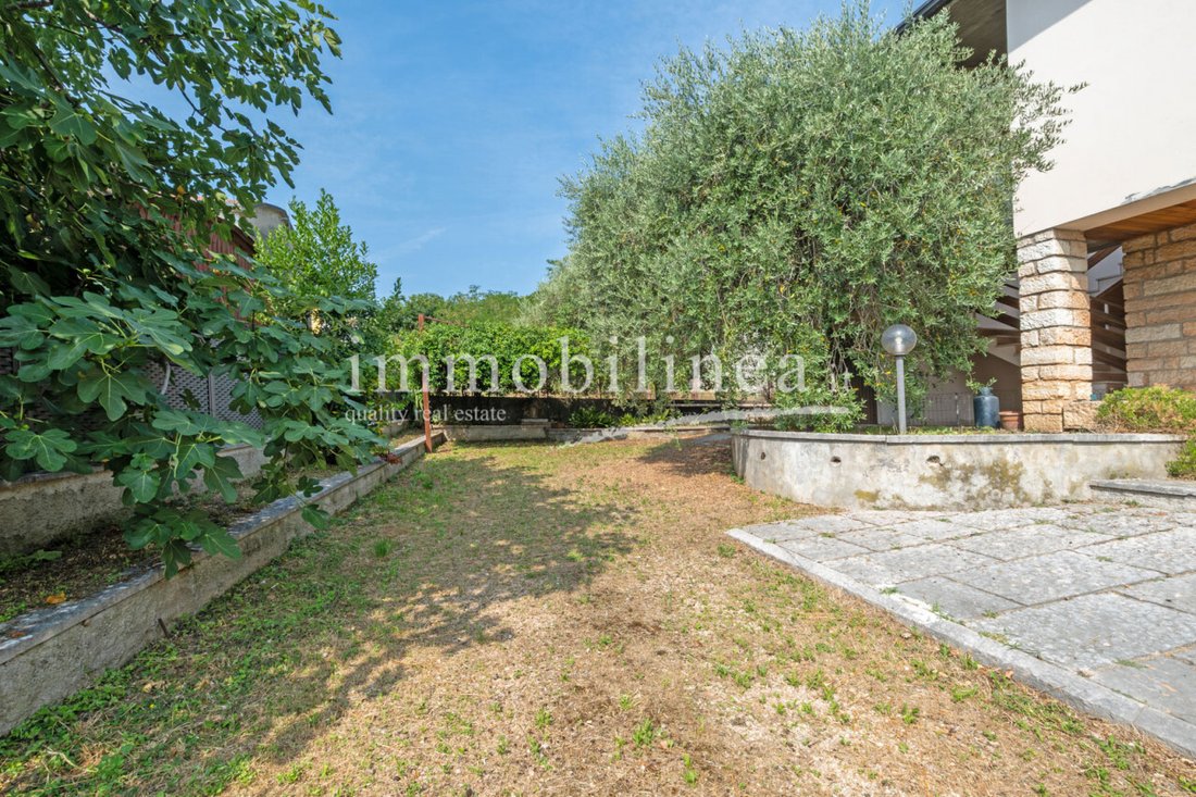 Villa in Cavaion Veronese, Veneto, Italy 2 - 16556076
