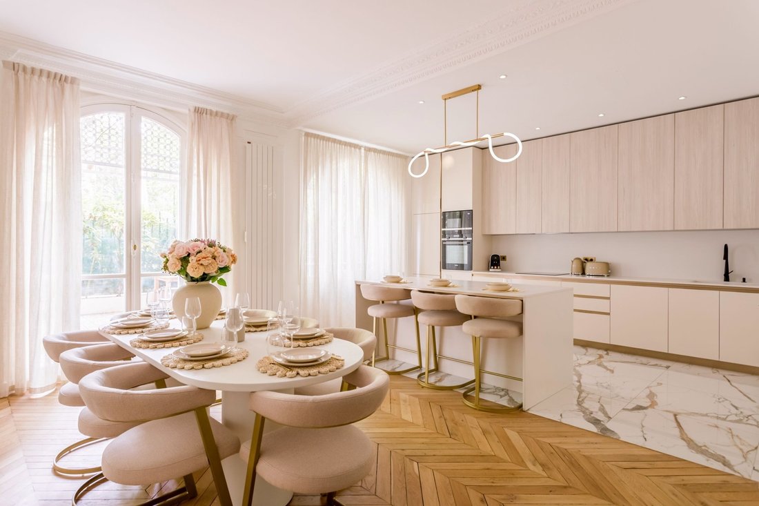 Apartment in Gros Caillou, Paris 7e Arrondissement, Paris 5 - 16558527