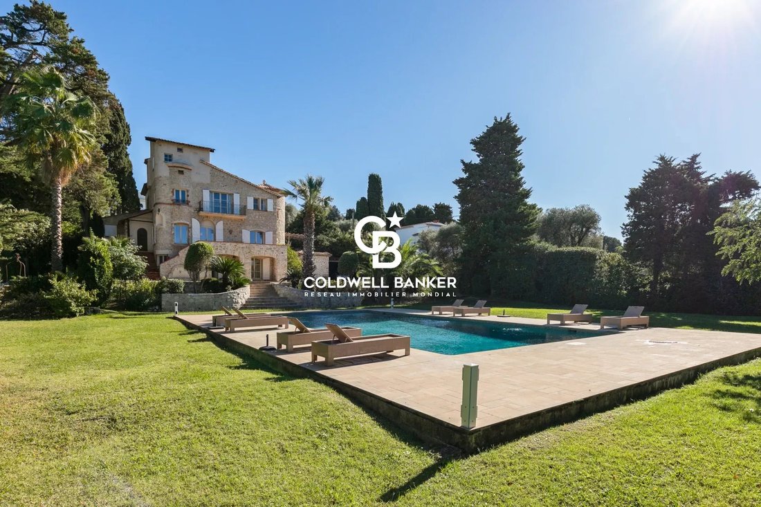 Villa in Antibes, Provence-Alpes-Côte d'Azur, France 2 - 16555570