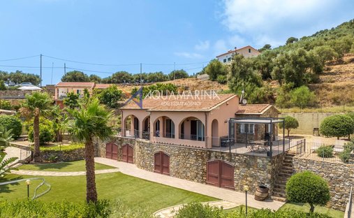 Villa in Cipressa, Liguria, Italy 1