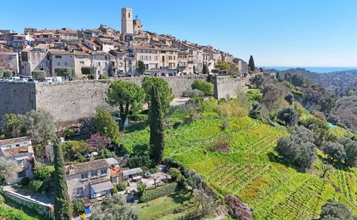 Villa in Saint-Paul-de-Vence, Provence-Alpes-Côte d'Azur, France 1
