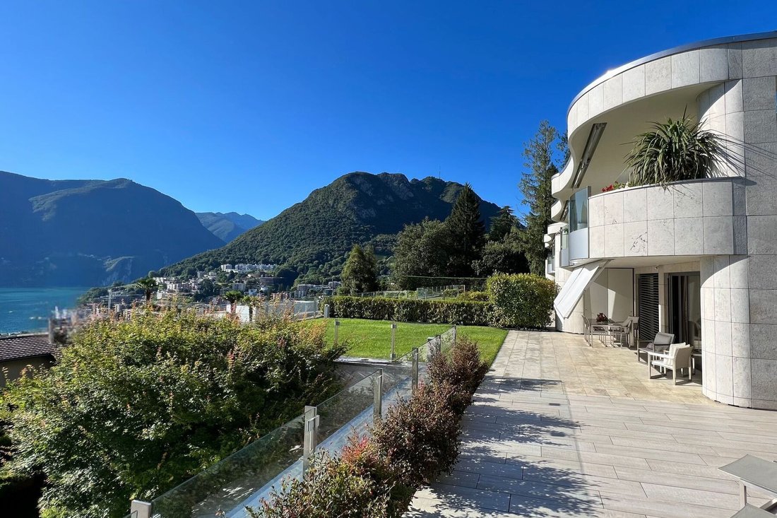 Duplex Apartment In Villa Mirabilis With Stunning Lake View
