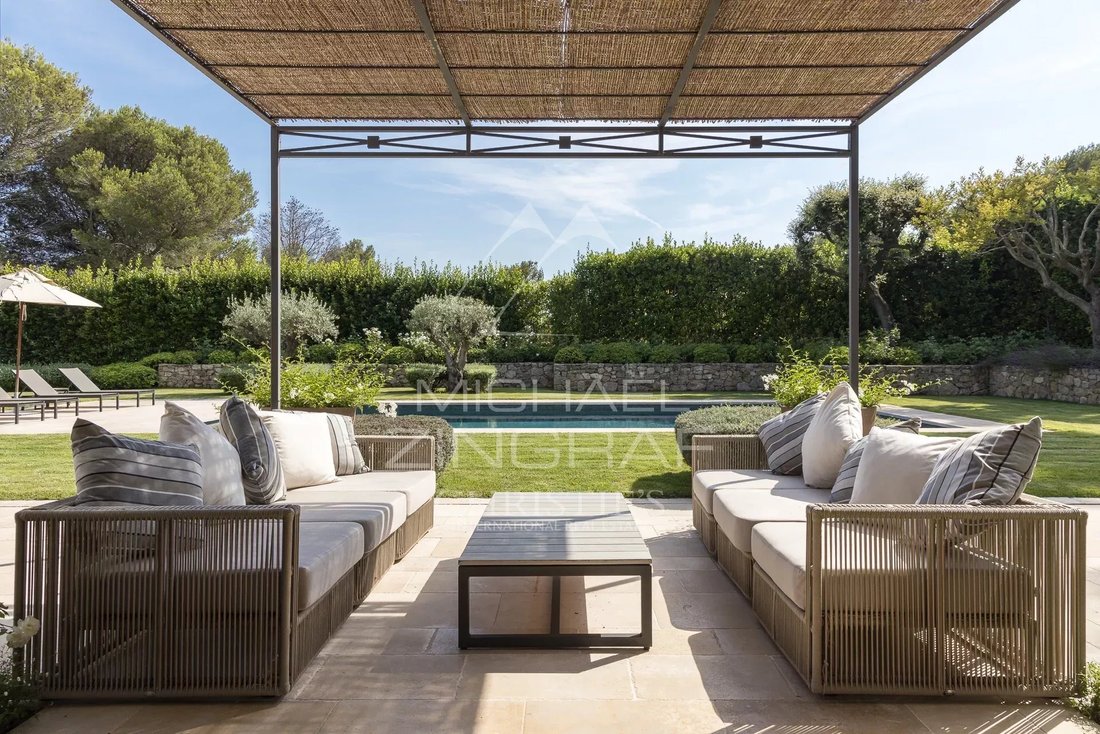 Villa in Mougins, Provence-Alpes-Côte d'Azur, France 2 - 16555529