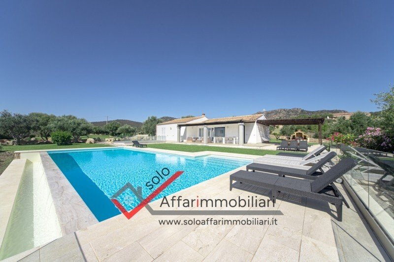 Villa in Olbia, Sardinia, Italy 3 - 16555526
