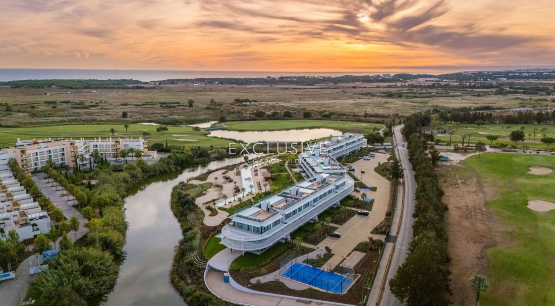 Apartment in Vilamoura, Quarteira, Algarve 1 - 12408493
