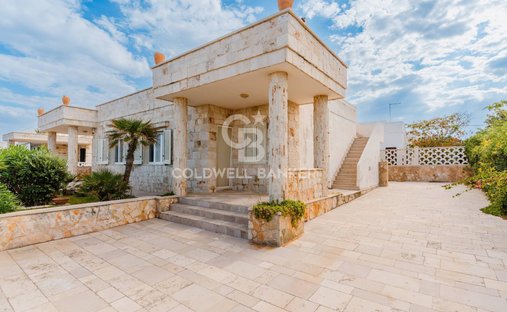 Villa in Torre Santa Sabina, Carovigno, Apulia 1