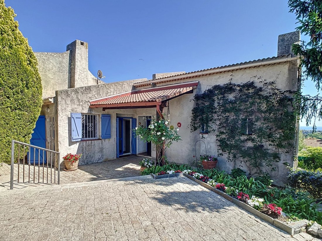House in Nice, Provence-Alpes-Côte d'Azur, France 1 - 16556737