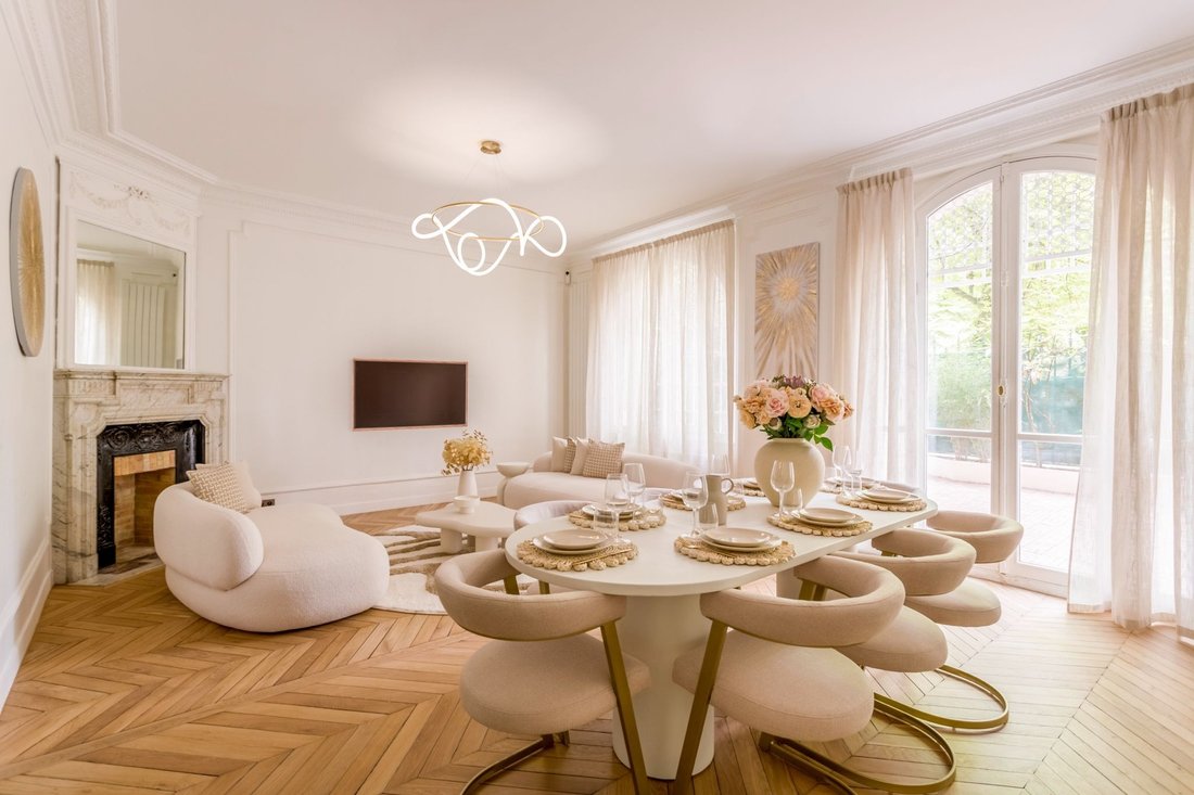 Apartment in Gros Caillou, Paris 7e Arrondissement, Paris 4 - 16558527