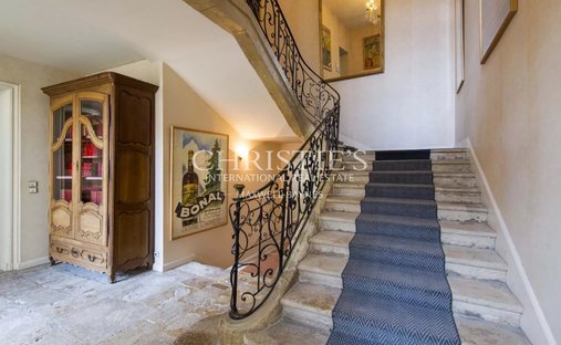 Elegant 18th Century Manor With Towers In The Heart Of Gascony