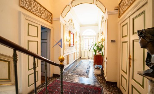 Villa in Porto Maurizio, Imperia, Ligurien 1