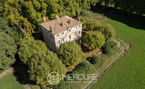 Castle for Sale in Istres, Provence-Alpes-Côte d'Azur, France