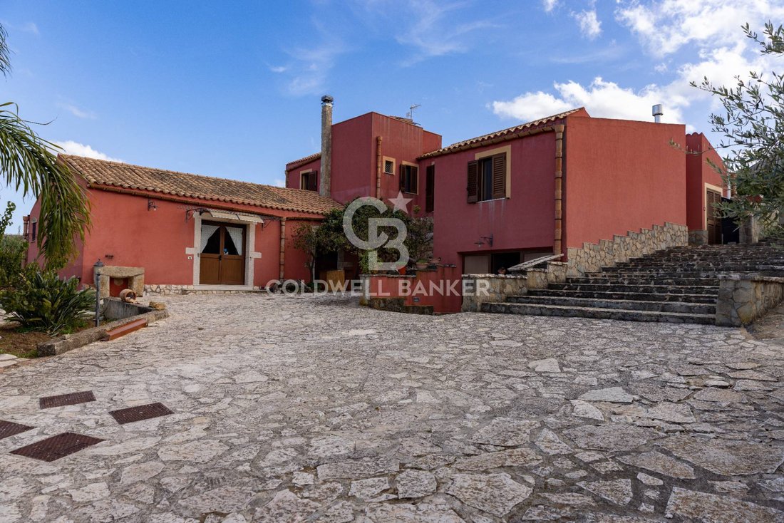 Villa in Valderice, Sicily, Italy 1 - 16558695