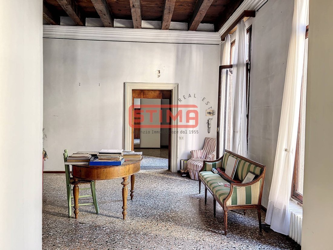 Apartment in Cathedral - Piazza dei Signori, Treviso, Italy 3 - 16556919