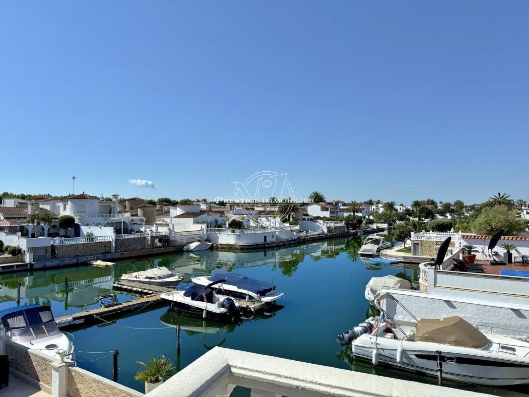Villa in Empuriabrava, Catalonia, Spain 4 - 16555934