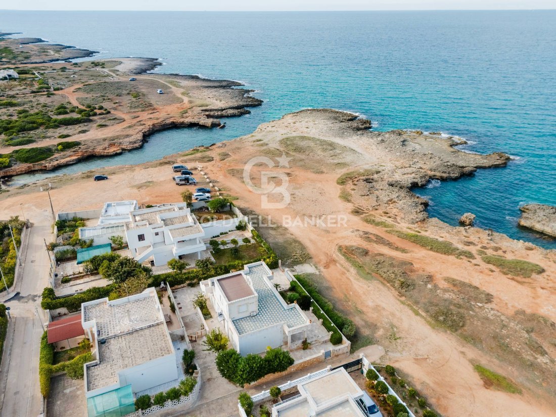 Villa in Torre Santa Sabina, Carovigno, Apulia 2 - 16558693