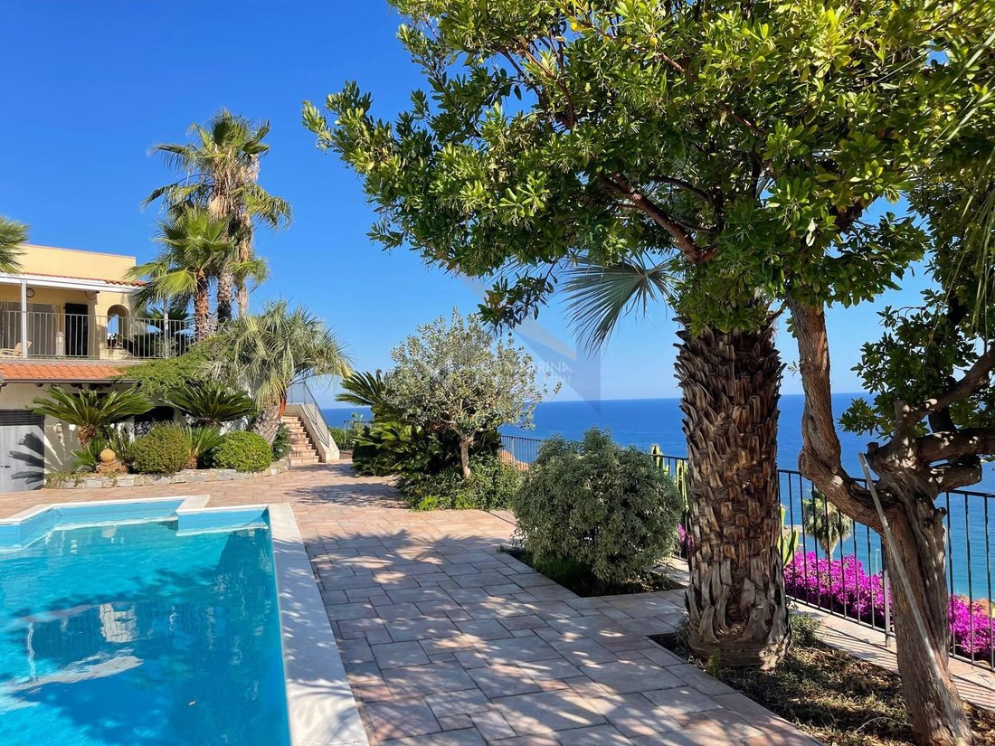 Villa in Center, Ospedaletti, Liguria 1 - 16555949