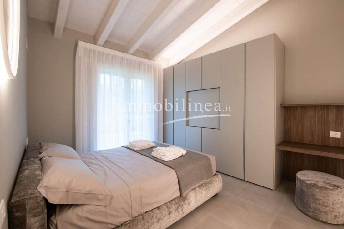 Villa in Castelnuovo del Garda, Veneto, Italy 4 - 16556229