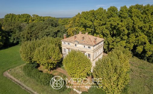 Castle for Sale in Istres, Provence-Alpes-Côte d'Azur, France