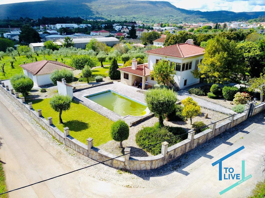 Villa in Pussos Sao Pedro, Leiria District, Portugal 1 - 16559905