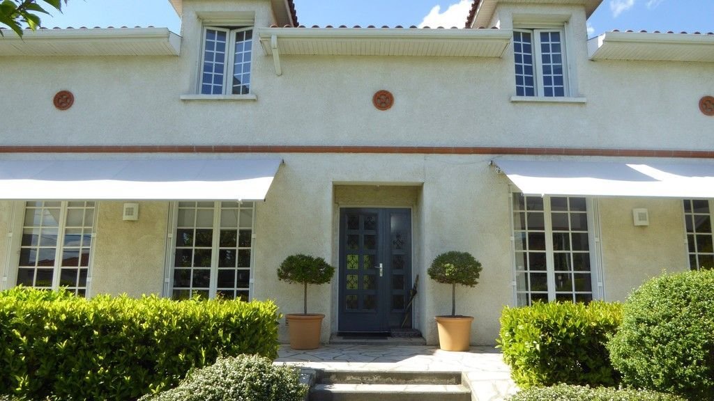 Villa in Centre, Villeneuve-Tolosane, France 2 - 16559823