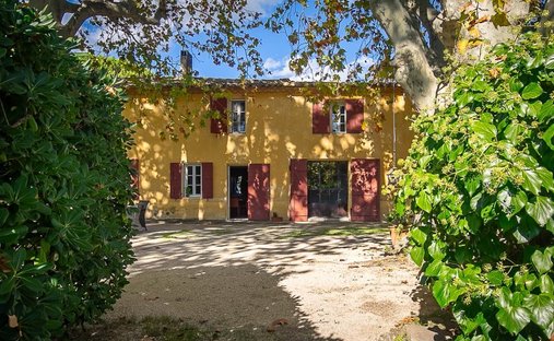 House in Ecarts, Velaux, France 1