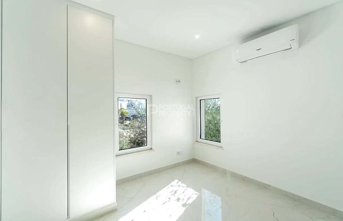 House in Vale do Lobo, Almancil, Portugal 2 - 16561346