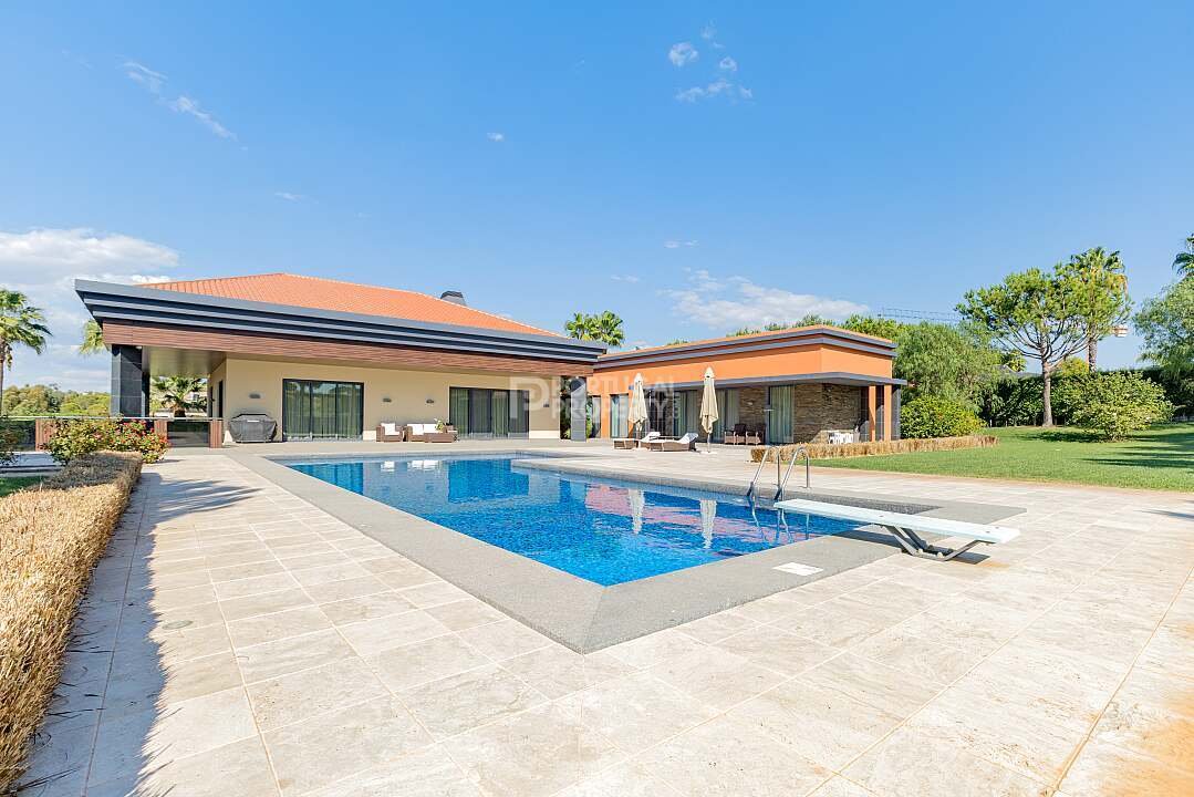 Villa in Vilamoura, Quarteira, Algarve 1 - 16561354