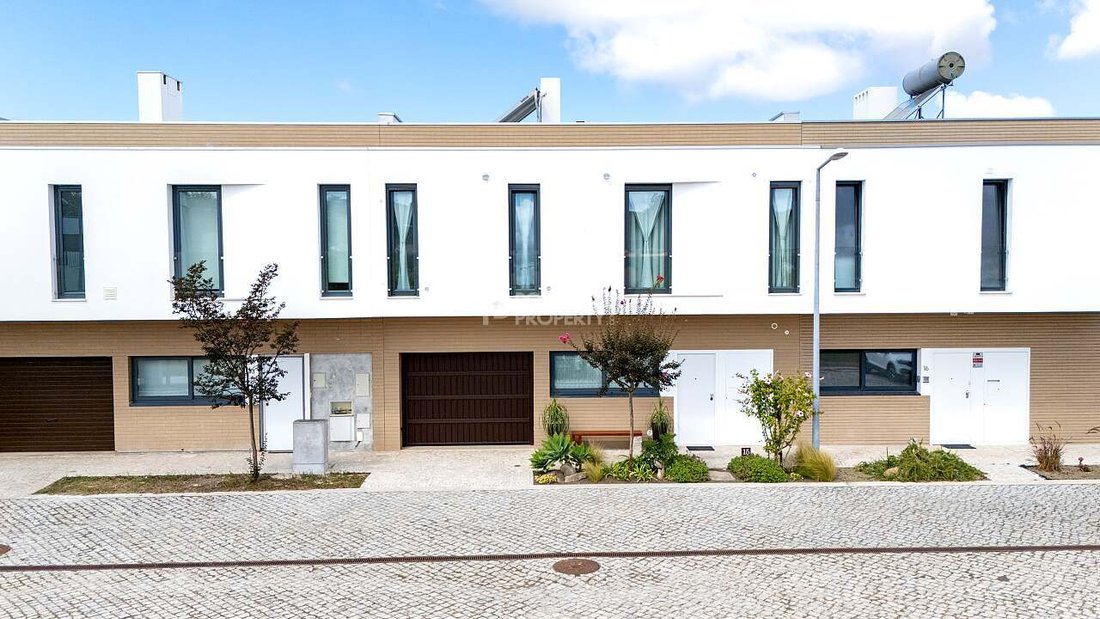 Villa in Santa Maria, Sao Pedro e Sobral da Lagoa, Leiria District, Portugal 2 - 16561318
