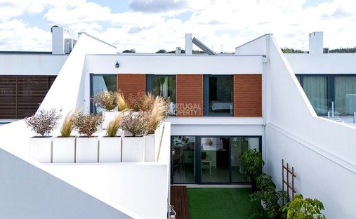 Villa in Santa Maria, Sao Pedro e Sobral da Lagoa, Leiria District, Portugal 1